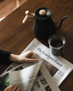 Fellow Stagg EKG 0.9L Kettle - Black And Maple -Coffee Promotion Shop 3T0B7313 scaled