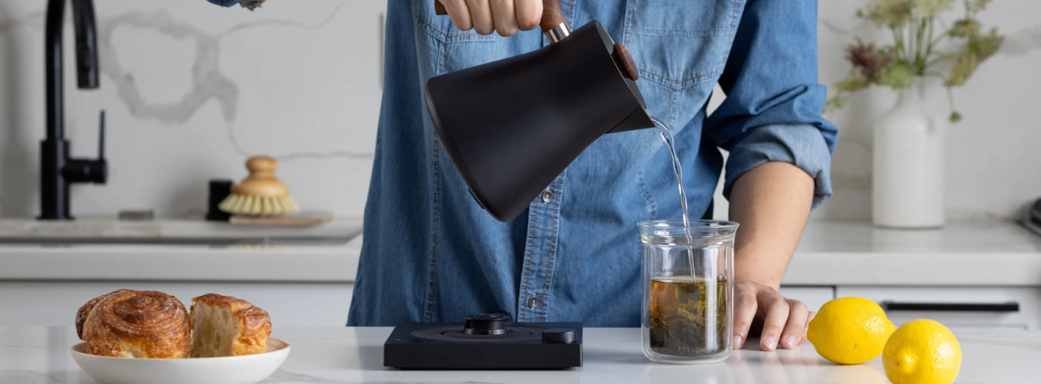 Fellow Corvo EKG 0.9L Electric Kettle - Matte Black 2 Fellow Corvo EKG 0.9L Electric Kettle - Matte Black - Image 2