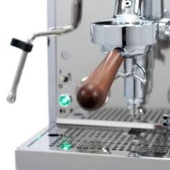 Rocket Espresso Mozzafiato Cronometro R Espresso Machine - Walnut Accents -Coffee Promotion Shop IMG 1290 f3658f2d 91bb 434d 91df 7762b848550c scaled
