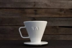 Saint Anthony Industries C70 Ceramic Pourover Brewer - White 5 Saint Anthony Industries C70 Ceramic Pourover Brewer - White -Coffee Promotion Shop IMG 35798 scaled