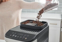 DeLonghi Magnifica Evo ECAM29084SB -Coffee Promotion Shop MagnificaEvo ECAM29084SB LifestyleImages Alt2