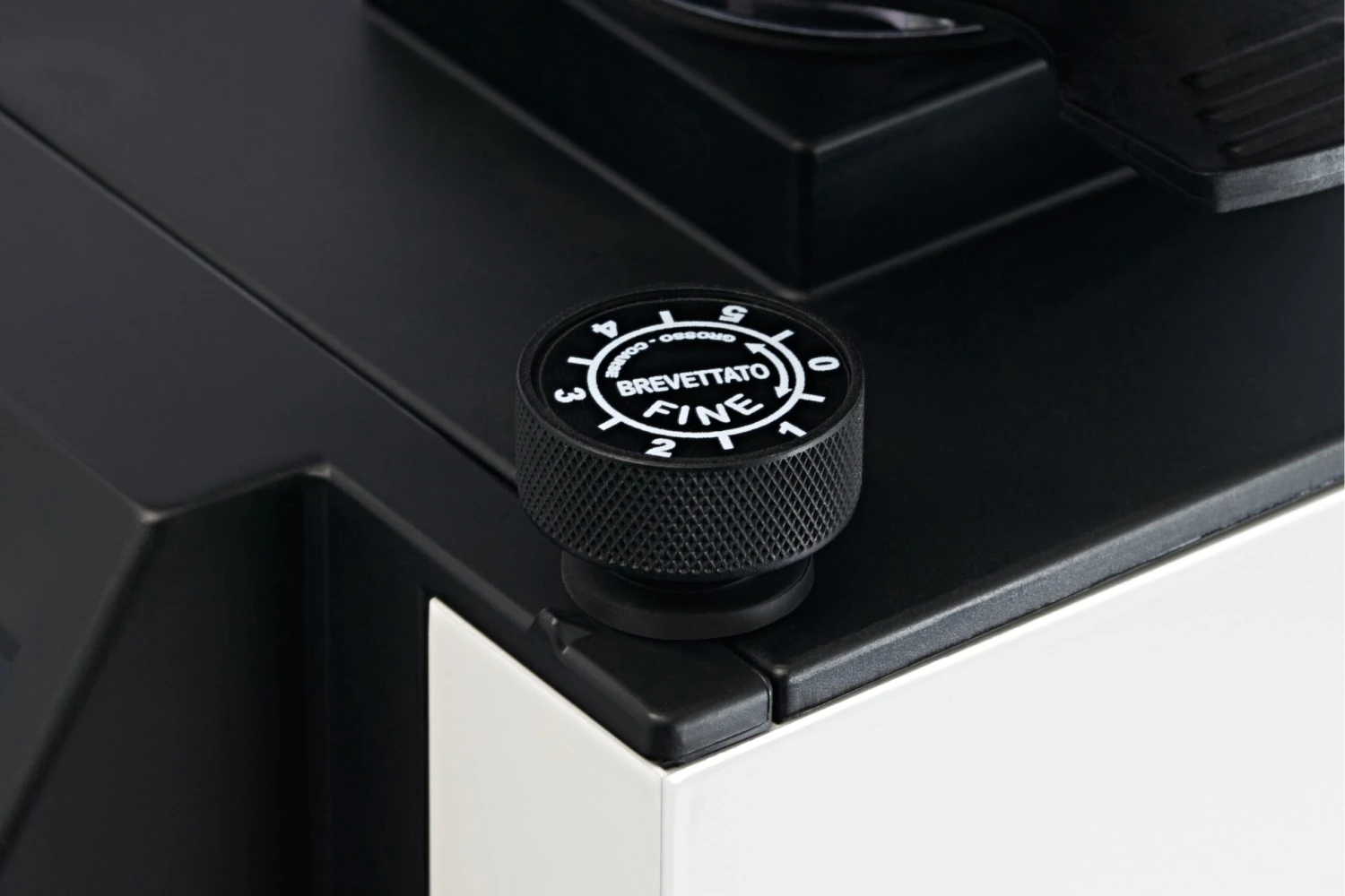 Eureka Mignon Turbo Espresso Grinder - Chrome 4 Eureka Mignon Turbo Espresso Grinder - Chrome - Image 4