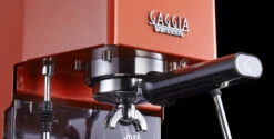 Gaggia Classic Pro Espresso Machine In Lobster Red 15 Gaggia Classic Pro Espresso Machine In Lobster Red -Coffee Promotion Shop closeup portafiltro 1560x790 c85c4e9d e96d 4822 84ad 7fa9f48fbf42